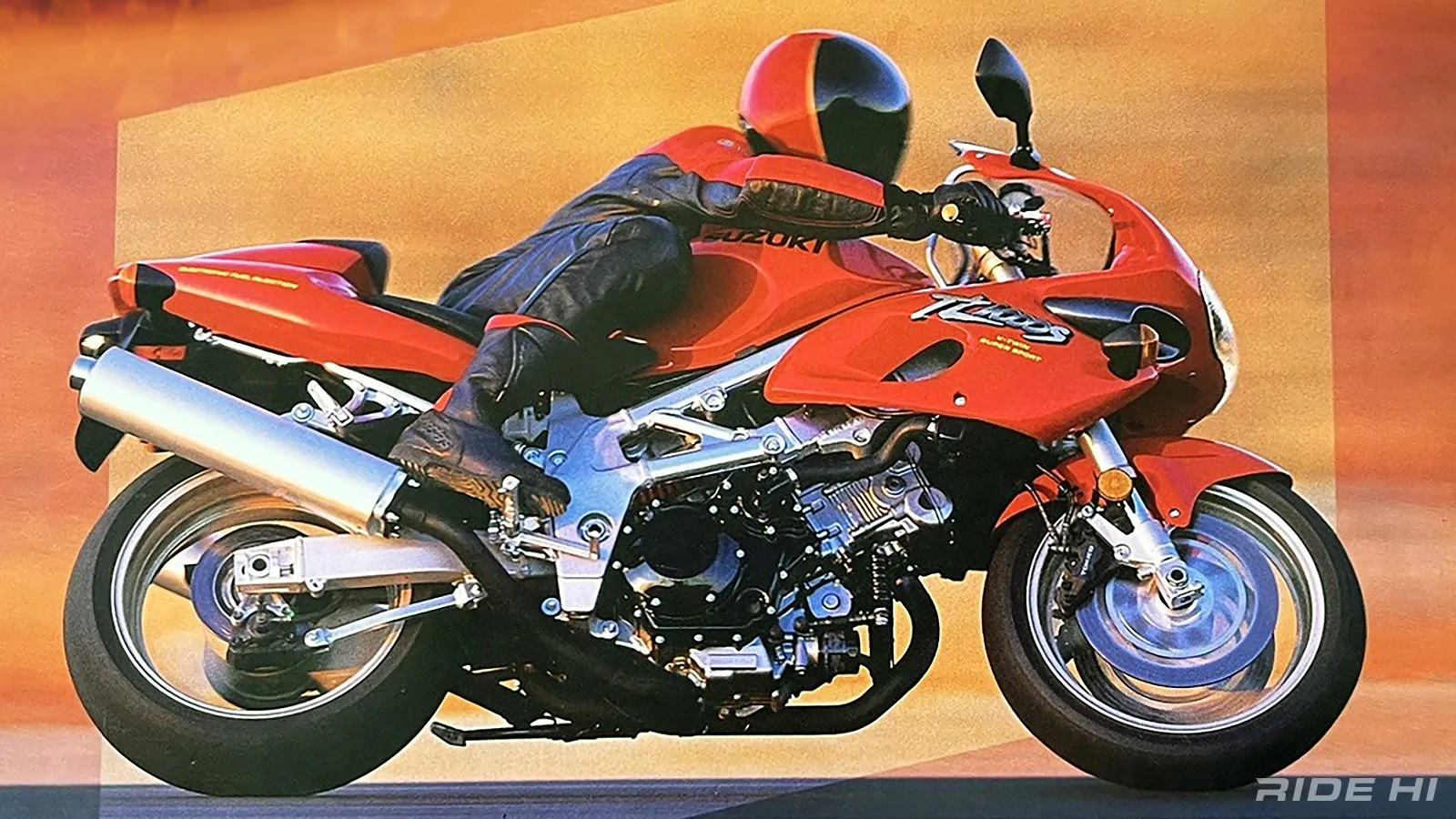 TL1000Sは初のVツインでコンパクト化を狙い新しいセミカムギヤと