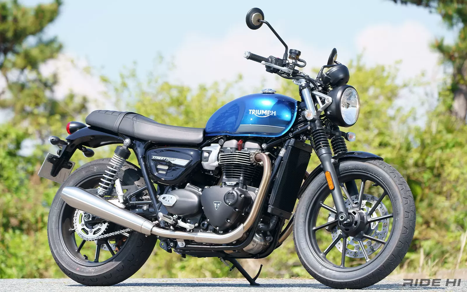 triumph_streettwin_210518_01.webp