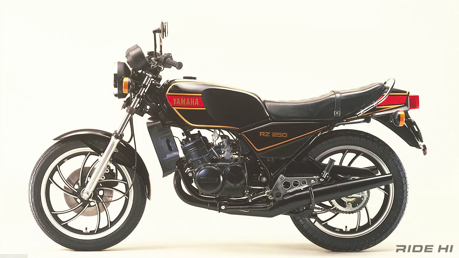 2スト復活とレプリカの火ぶたを切ったRZ250【このバイクに注目 ...