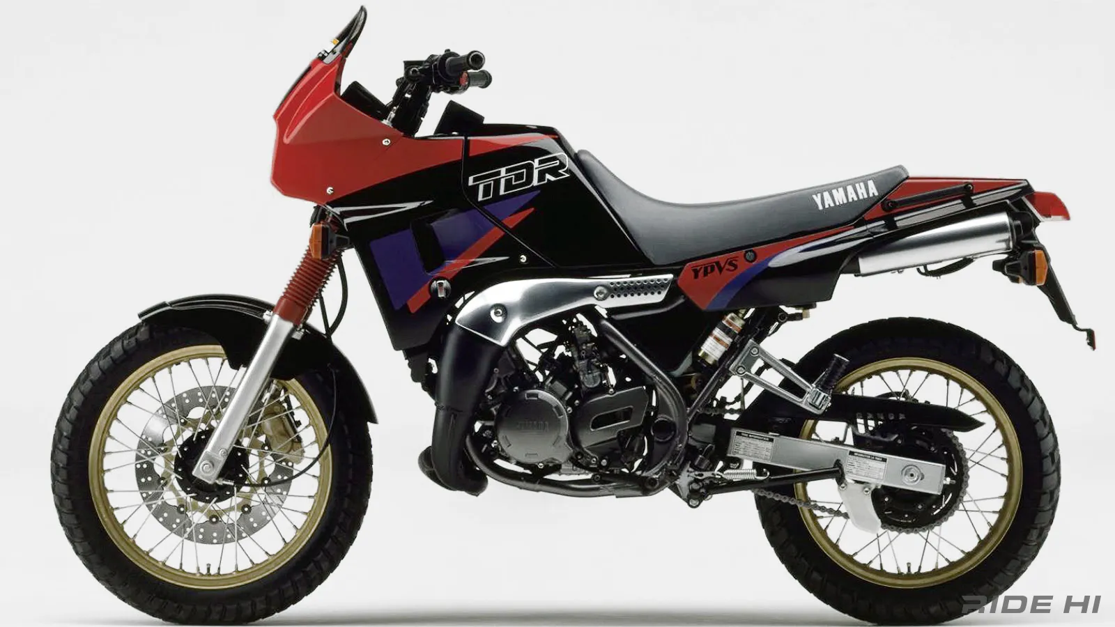 40年も前にアドベンチャー系に2スト2気筒250の新構想を展開したTDR250