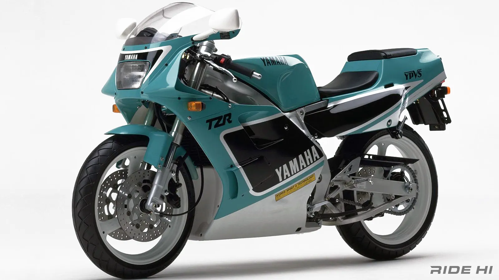 【値下げ】tzr250 3MA 後方排気 TZR250（3MA）は後方排気でレーシングマシン直系の超低重心旋回