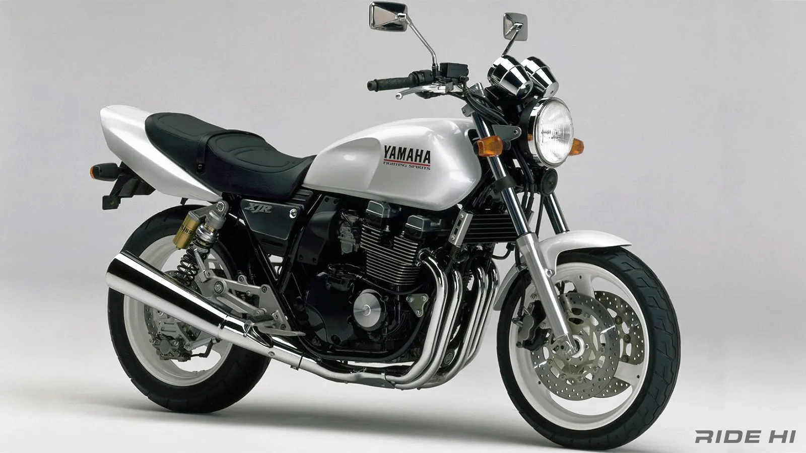 90年代ネイキッド戦線のヤマハXJR400は空冷新エンジンで熱きスーパー