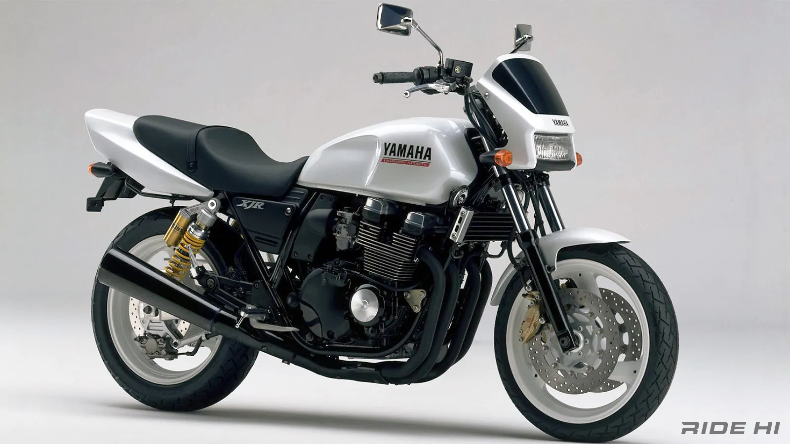90年代ネイキッド戦線のヤマハXJR400は空冷新エンジンで熱きスーパー